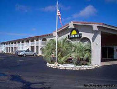 Days Inn By Wyndham San Antonio Lytle Exterior photo